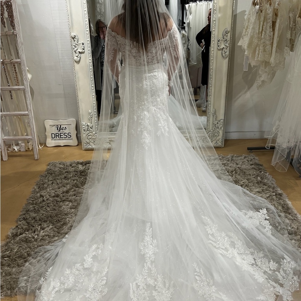 Elegant White Lace Wedding Dress